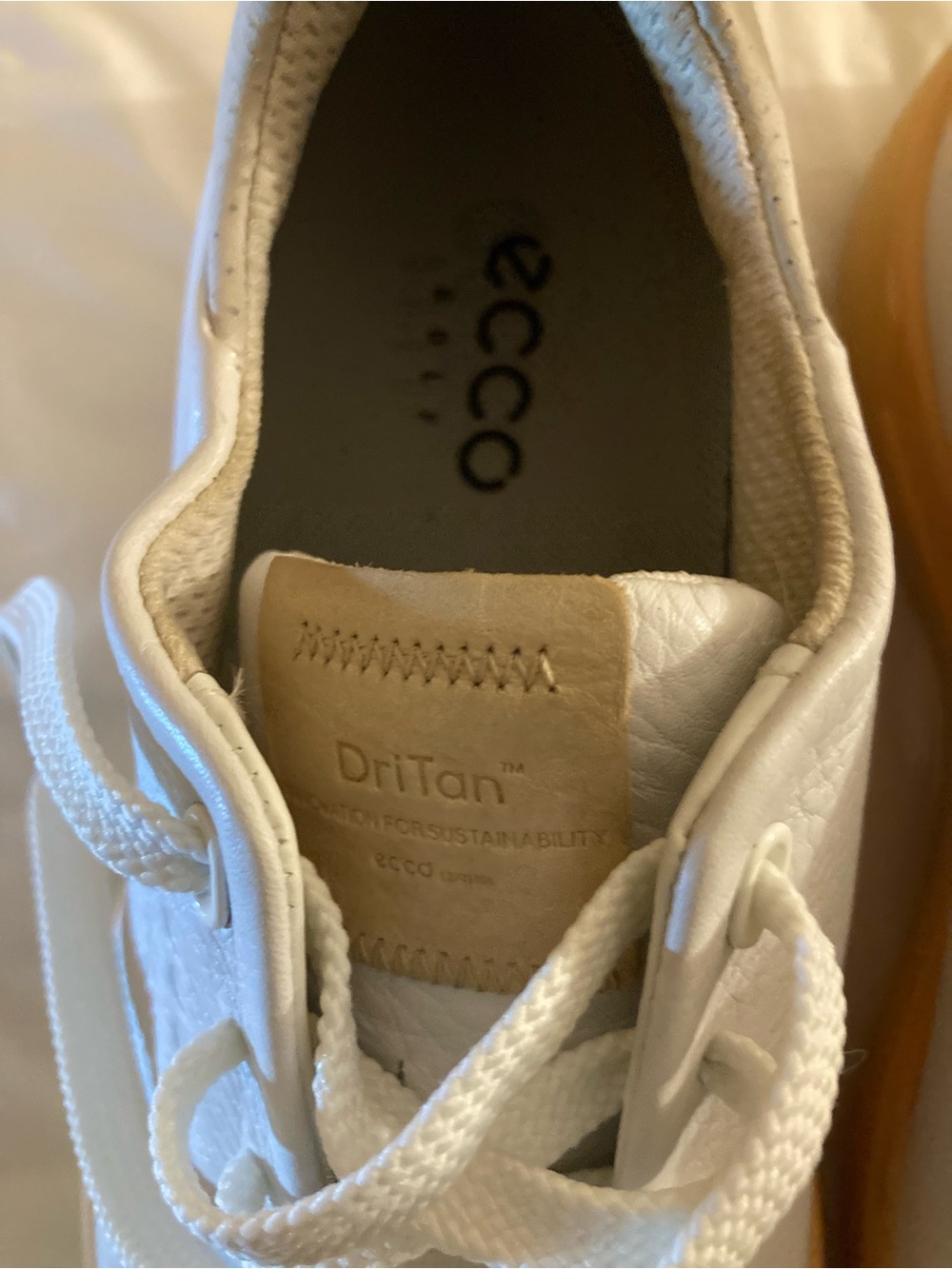 Ecco Girls White Leather Sneaker with Tan Tongue Patch